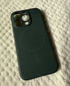 iPhone 15 PRO用ダークグリーン マグセーフケースのサムネイル