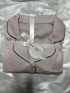 未使用品　GU レディース サテン パジャマ 半袖ショートパンツ ピンクベージュ