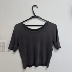 チャコールグレー クルーネック 半袖Tシャツ ショート丈のサムネイル