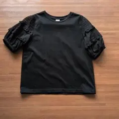 Dot and Stripes ブラックフリルTシャツのサムネイル