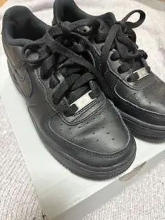 Nike Air Force 1 ブラックスニーカー　22.5