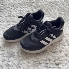 adidas ブラック スニーカー