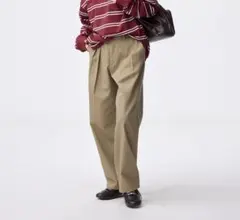 GU　チノバレルレッグタックパンツ　ベージュ　Мサイズ