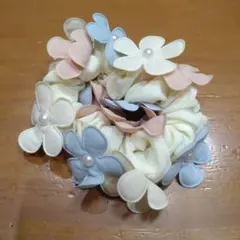 美品！花モチーフ シュシュ アイボリー ピンク ブルー