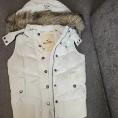 Hollister ダウンベスト ホワイト Mサイズのサムネイル