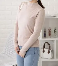 モックネックニット　グレイッシュベージュ