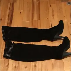 ニーハイブーツ