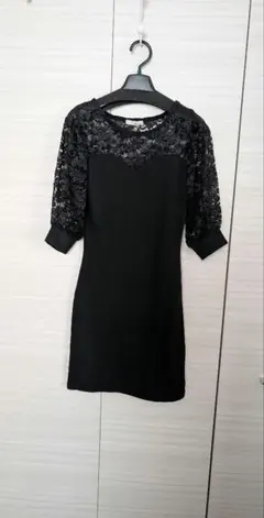 新品未使用品　花刺繍ミニワンピース♡