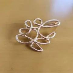 ゴールド 抽象デザイン ブローチ