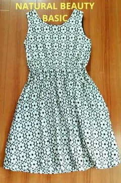 NATURAL BEAUTYBASIC 花柄ワンピース Мサイズ