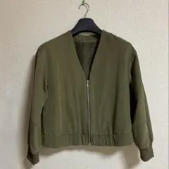 オリーブグリーン ボンバージャケット　春秋物　Mサイズ小さめ