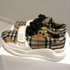 BURBERRY チェック スニーカー　37.5のサムネイル