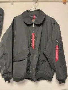 新品未使用　ユニセックス　ALPHA INDUSTRIES フライトジャケット