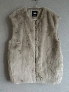 ZARA ベージュ ファーベスト
