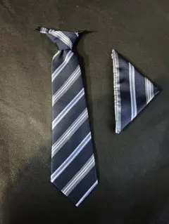 ネイビー ストライプ ネクタイ ポケットチーフ付き　キッズ　【未使用】