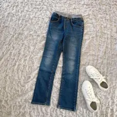 キッズ　デニム　150サイズ　ストレートジーンズ　ストレッチあり　男女