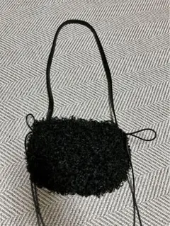 [最終値下げ] Firsthand ファー風黒ショルダーバッグ