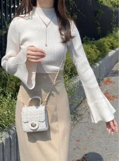 ほぼ新品　モックネックフレアスリーブリブニットトップス　アイボリー　GRL