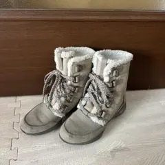 Reebok EASYTONE ベージュ ハイカットブーツ