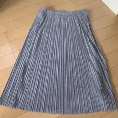 ユニクロ　プリーツスカート　グレー