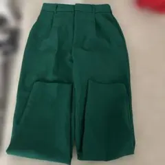 スリムパンツ　緑