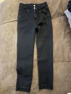 【レディース】スキニーパンツ 黒 ハイウエスト フリンジ裾