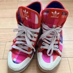 adidas 하이컷 스니커즈 체크 무늬 24.5