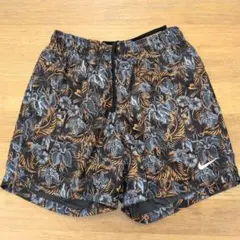 2*a様 Nike 花柄 ショートパンツ 水陸両用メンズ 黒オレンジ　サイズ　L