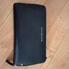 トミーヒルフィガー　長財布　ロングウォレット　ジッパー