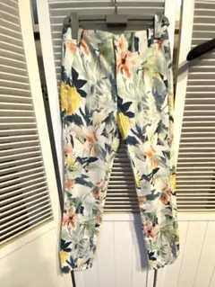 zara ザラ　パンツ　花柄