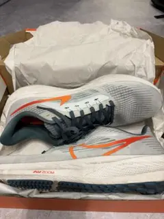 Nike Air Zoom ランニングシューズ グレー/オレンジ 28cm