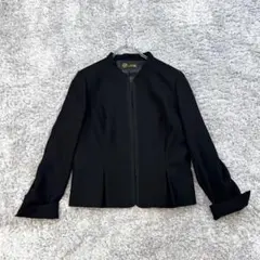 ☆ 東京ソワール【11】黒 ノーカラージャケット裾にタック入り 春