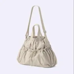 GU　ギャザーポケットバッグ　ショルダーバッグ ベージュ ナチュラル