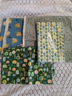 綿(プリント)生地4枚セット 植物デザイン　サイズ画像添付いたしました