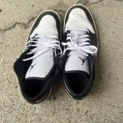 NIKE AIR JORDAN 1 LOW ブラック ホワイト