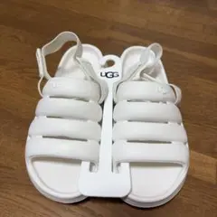 UGG ホワイト スポーツサンダル - メルカリ