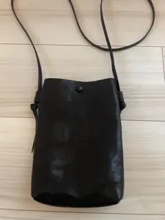 黒　レザー ショルダーバッグ