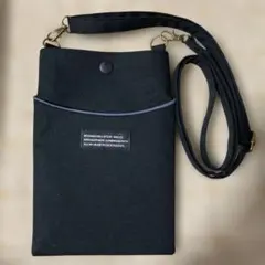 スマホショルダー　シンプル　ブラック　ポケット付き　ハンドメイド　グレー