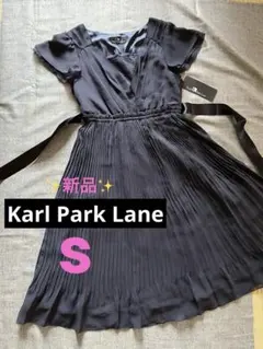 Karl Park Lane 胸元レースカシュクールプリーツワンピース ネイビーのサムネイル