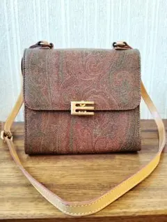 Item thumbnail for item 2b1b6bfb-487e-429a-a279-78f523157582