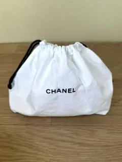 CHANEL ホワイト 巾着型ポーチ