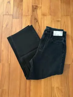 ブラックストレートデニムパンツ　ダークグレー