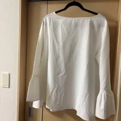 cocaホワイト フレア袖 ボートネック シャツのサムネイル