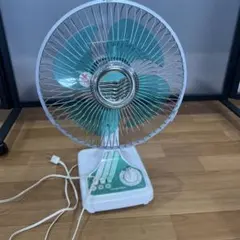 家庭用扇風機 緑色とクリーム色 - メルカリ
