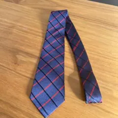 ネイビーとレッドのチェック柄ネクタイ