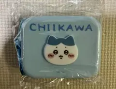 ちいかわ　カラナビ付きミニシリコンポーチ ハチワレ