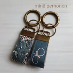 ミナペルホネン　丸カラビナ付きキーホルダー　ボヌール　ちょうちょ