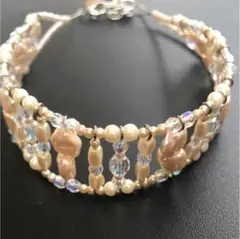 ホワイト/おしゃれなビーズのチョーカー/幅約2.5センチぐらい/未使用