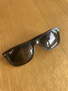 Ray-Ban RB2132 ブラックサングラス