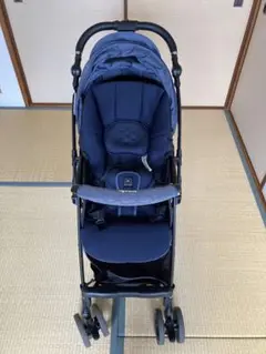 アップリカ　折りたたみ式ベビーカー　ラクーナエアーコンパクト
